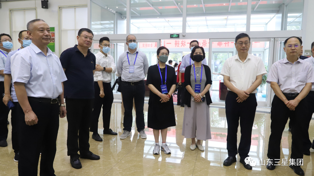 山东省国际贸易和投资顾问齐鲁沿黄城市行顾问团来山东鸿运国际集团考察